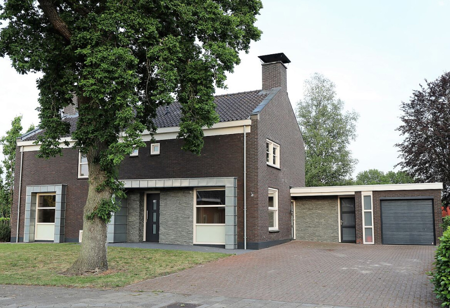 image 4/44