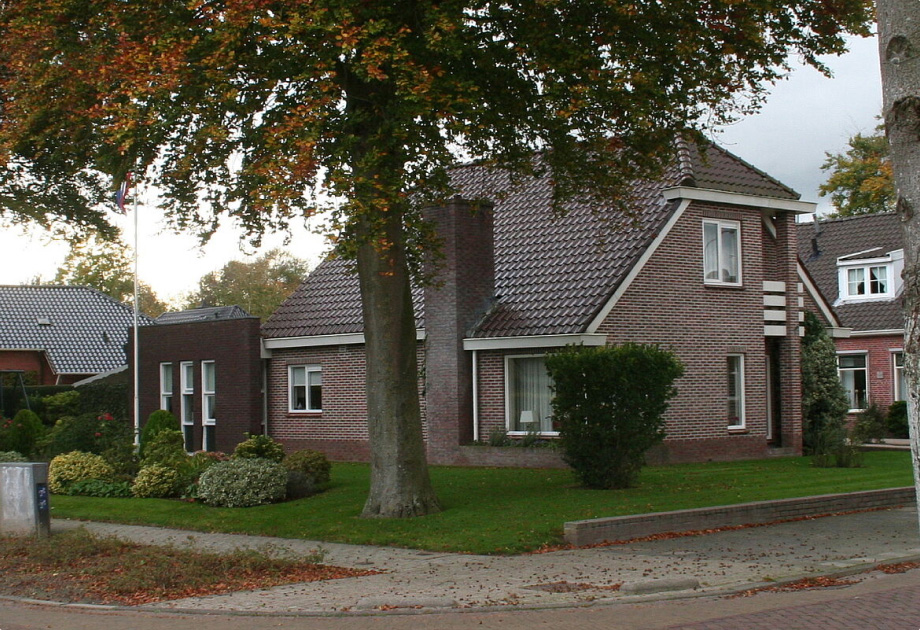 image 35/44